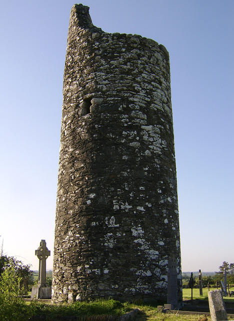 Old_Kilcullen_RoundTower_OtherSide